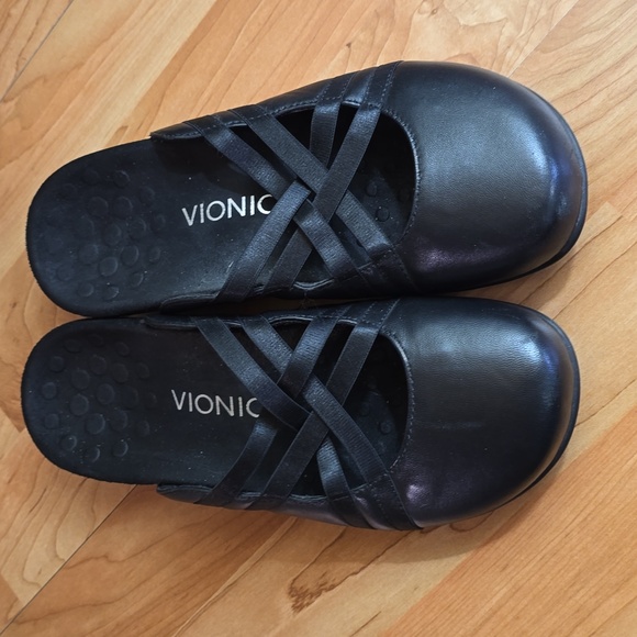 Vionic Shoes - Vionic Slide On Elastic Top Shoes Size 7